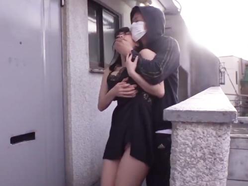 ＜人妻レイプ＞隣人レイパーが巨乳おっぱい妻を拉致って無理やり中出しレイプ！→痴女に覚醒し男を喰いまくる逆レイプ展開へｗｗ
