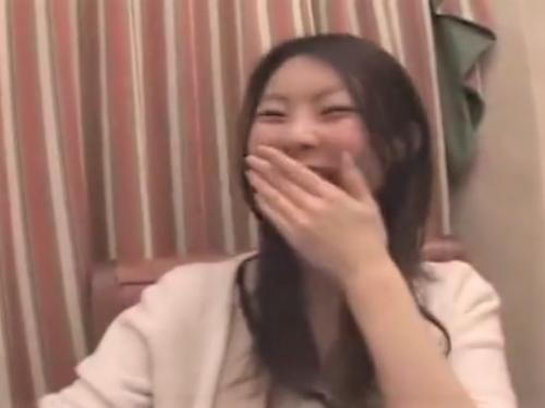 ＜センズリ鑑賞＞終電逃した泥酔素人ブス女をナンパGETでヤリ部屋連れ込み！！勃起デカチン露出見せつけフェラ抜き口内射精♡