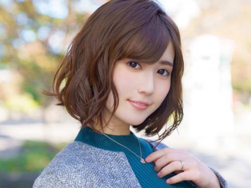 ＜素人ハメ撮り＞芸能人クラスの”27歳”美人若妻♡『初めて浮気しちゃった…///』旦那を放置し濃厚エロな不倫セックス