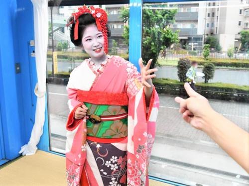 ＜素人ナンパ＞浅草で”芸妓さん”を奇跡のGET！？MM号に連れ込み野球拳→罰ゲーム！！