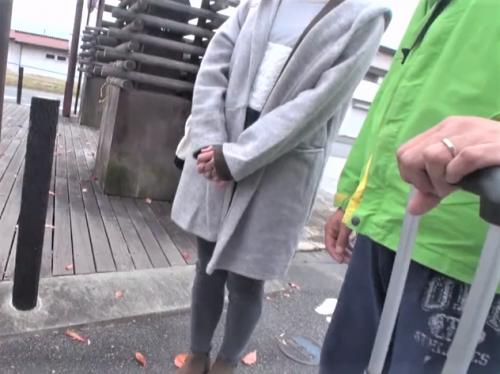 ＜素人ナンパ＞四十路に見えないガチ美人妻をMM号連れ込み♥”エステ体験”と称して無許可中出しNTRセックス＜人妻熟女＞
