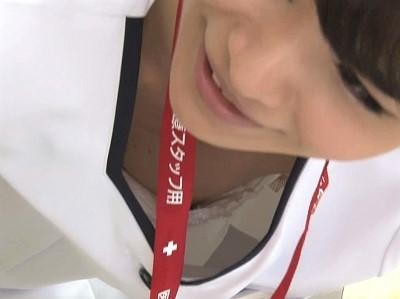 ＜胸チラ＞『ふぁ！？』美人ナースの勃起乳首ポロリ！発情した患者がイタズラ三昧×夜這い即ハメセクハラレイプｗ＜看護師＞