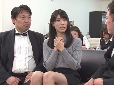 【ザ・面接】体験人数1008人三十路ＡＶ女優！公開ＳＥＸに発情するウェイトレス！足舐めもあるでぇ！！【乱交】【企画】