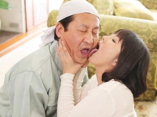 ＜人妻NTR＞旦那を裏切る熟女妻の不貞行為！！ガテン系のおじさんを自宅に連れ込む濃厚不倫な汗だくセックス♡＜エロドラマ＞