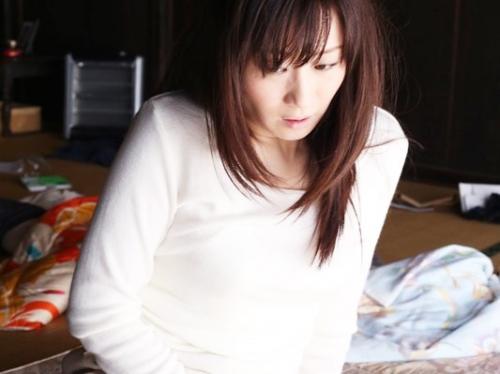 ＜人妻NTR＞帰省した夫婦を襲う本物レイプ事件！！叔父に弱みを握られ”犯され”る熟女妻の凌辱近親セックス♡＜エロドラマ＞