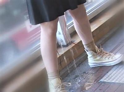 『これダメ！イグイグッ！！』立ったままイキ潮お漏らしｗ 勃起乳首×膣にリモバイ装着で露出散歩から痙攣潮吹き羞恥調教♥