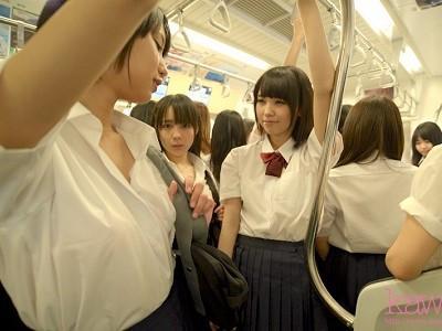 『おじさん、勃起してるじゃん♡』小悪魔エロビッチな制服JKが満員電車でM男いじめ♥パイチラ×パンチラでハーレム逆痴漢！！
