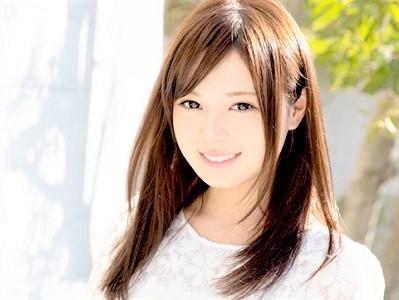 ＜AV処女作＞白石麻衣ガチ似と話題！？お嬢さま学校に通う現役女子大生が変態的脇舐めSEXをド喰らうAVデビュー作品♥