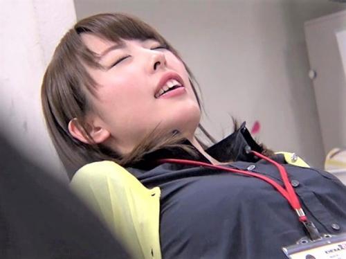 ＜大量潮吹き＞秒で”おもらし”する弩級エロビッチ♥永遠の如きイキ潮お漏らしお姉さんが赤面羞恥で痙攣絶頂♥＜エロ動画＞