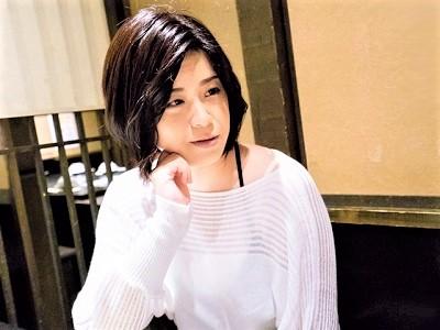 ＜素人ナンパ＞五十路の美魔女おばさんがアナルセックス初体験！！他人棒でアヌス調教×濃厚ハードなアナル中出し♡＜人妻熟女＞