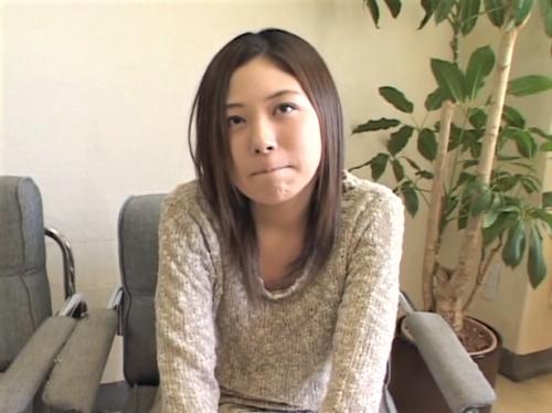 ＜膣内射精＞清楚面した素人ブス専美少女にデカチン魅せつけ強制発情！！剛毛マンコに種付け中出しセックス♡＜センズリ鑑賞＞