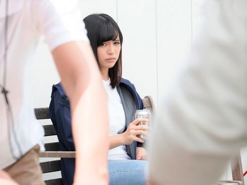 ＜人妻NTR＞町内会のキャンプ企画で美人妻が”寝取られ”…泥酔させ汗だくテントで凌辱する声我慢×種付け中出しレイプ♡