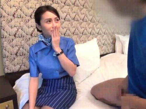 ＜素人ナンパ＞『え！！私が童貞の筆おろしを！？』CA女神に”漢気土下座”で素股懇願→メス堕ちデカチン濃厚セックスｗｗ