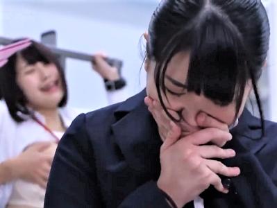 ＜人体実験＞イキ過ぎ大量潮吹き痙攣絶頂132回！！”他人のアエギ声”だけで脳イキするパンスト美人OL♡＜SOD女子社員＞