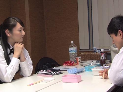 ＜人妻熟女＞パート先でバイトのイケメン君と2人きり！！勃起デカチンに赤面羞恥→濃厚エロな不倫セックスｗｗ＜隠し撮り＞