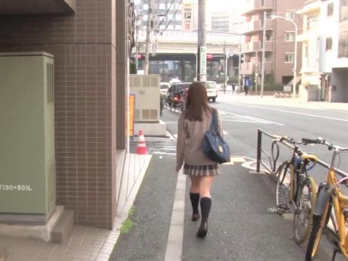 ＜JKレイプ＞ミニスカ美少女を着け狙う鬼畜レイパー！！無理やり自宅に押し入り子宮凌辱×無許可中出しレイプ♡＜膣内射精＞
