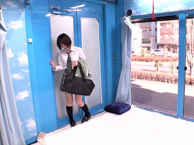 ＜素人ナンパ＞3分ピッタリで100万円！！制服JKが固定バイブ羞恥チャレンジで大量潮吹き×罰ゲームのハードセックス♥