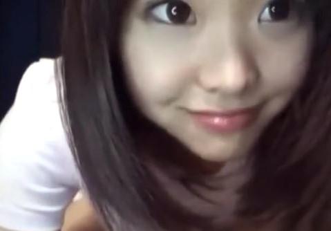 JC？生配信大暴走『くるみです❤今からオナニーします❤』くっそ可愛いロリ娘が大股開きでクチュクチュ指マン大絶叫❤ガチ素人