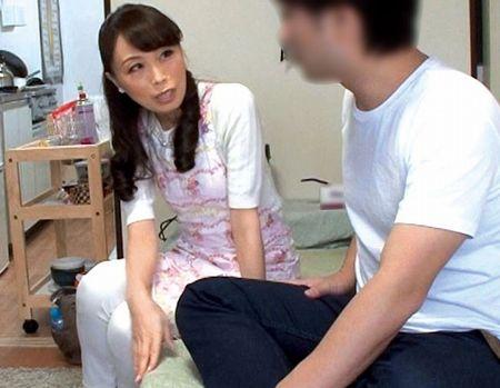 ≪おばさんレンタル≫”下のお世話もしてあげよっか？”熟女家政婦にお悩み相談したらセックスまでさせてくれたwしかも中出しw