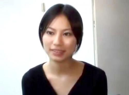 見た目も性格も普通の素人若妻が、お金の為、決死の顔だしAVデビュー！敏感乳首触られ黒髪清楚の仮面が・・電マ淫乱暴走