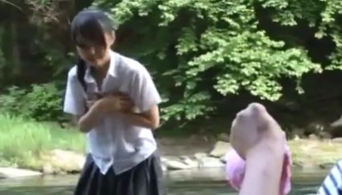 【少女強姦】ノーブラ制服姿でずぶ濡れになりツルペタ透けチクビまる見えの娘が、レイプ魔の手に墜ち涙のNTR