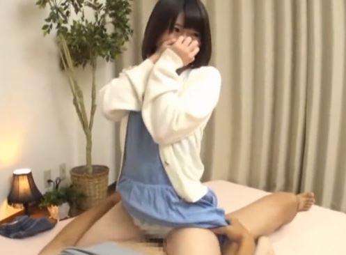「なんか当たってます…ぁあッ」超ウブなロリ女子大生に騙しスマタからヌルッと挿入し騎乗位バック激突きでパイパン無許可中出し