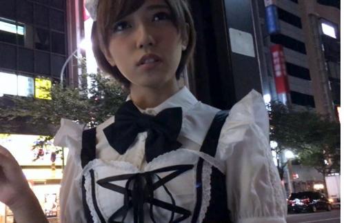 アキバに旅行に来ていたコスプレ大好き外国人美少女 口説きまくってホテルに連れ込み調教プレイ