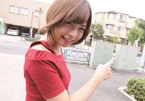 「こんな美少女が…いやらしい下着履いてるなんて…」真面目な生徒会長がパンチラ…すんげ～いやらしいパンツ！挑発誘惑JK