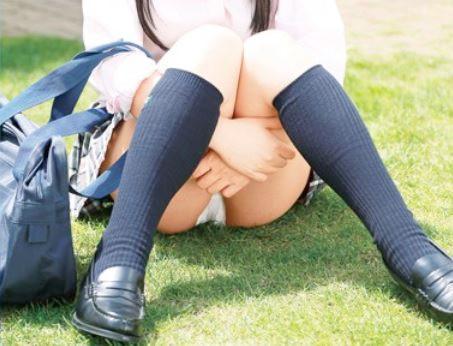 「せんぱぁ～い❤❤❤」パンチラ魅せつけ先輩達を誘惑しまくるエロ可愛い小悪魔女子校生の逆レイプセックス動画＠pornhub