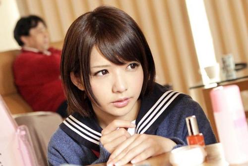 ≪近親相姦≫コタツの中で足を伸ばしたら丁度妹のマンに！湿っているものでそのままイジってたら妹もその気になって･･