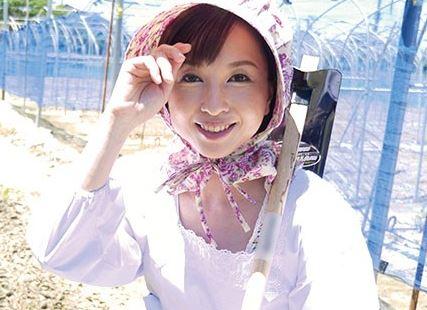 「誰か挿れてくれませんか？」斉藤〇貴似の未亡人がレイプをきっかけに性欲覚醒！ご無沙汰マ〇コをかき回し自慰行為に明け暮れる