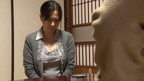 「私の妻はあなたの夫の事故で死んだ！だから、あなたは私の亡き妻です！」事故被害者の夫に抱かれながらも喘ぎ声を上げる人妻！