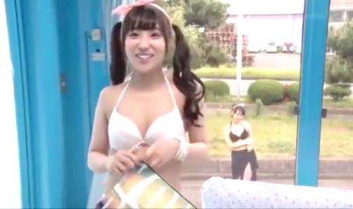 ≪素人ナンパ≫「私で相談に乗れるかな？」水着ギャルに童貞君悩み相談！欲情させイっても止めない激ピストンで無許可中出し