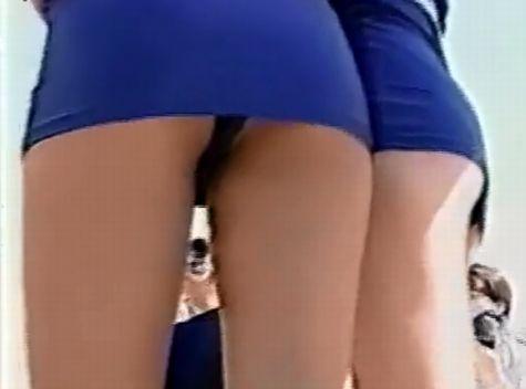 ≪RQ／逆さ撮り≫キャンギャルのパンチラGET！面積が小さめなパンツからハミ尻･ワレメまで確認できる！