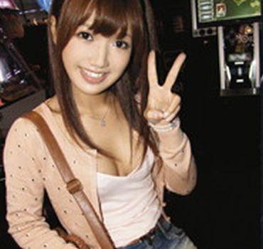 ★乳首責めの達人ギャル★ゆるふわ系だけど超エッチな美巨乳娘に乳首舐めまくられ我慢汁まみれフル勃起！狂乱ピストンで口内射精
