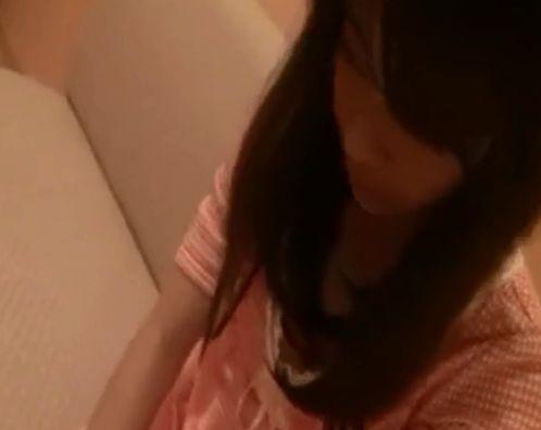≪ガチ素人／個人流出≫処女っぽい初々しい少女の円光動画！ロリぱいにロリマンが痛々しいような少女の淫行姿！