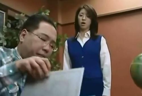 [ヘンリー塚本│仲居あゆみ 河中彩乃]前科者の企業，社内ハメまくり　01105