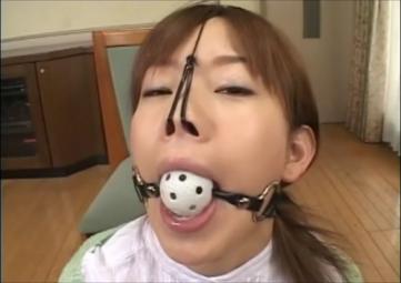 【SM】【ぶっかけ】宮地奈々　口にギャグボールをハメられ鼻フックも掛け涎を垂らす不細工な顔に精液を顔射するソフトSM！
