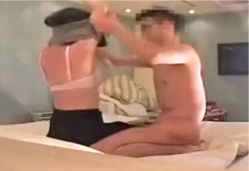 ゴージャスなラブホで上司とOLがガチ不倫セックス！撮られてるとは知らずに交尾を勤しむ