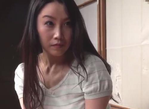 【人妻】町内会のおじさんと酔った勢いで不倫セックスした豊満美魔女…あまりの激しさにイッてしまう