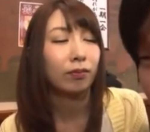 【痴女ナンパ】相席居酒屋でエロすぎる巨乳美女と酔った勢いで性欲を発散！トイレで手コキフェラセックスｗ