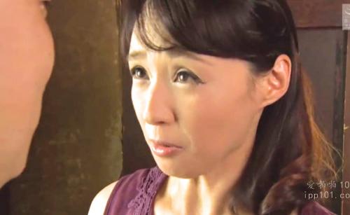 【ながえスタイル】五十路熟女のぶりっ子はイタイが淫乱な主婦に招かれ昼間っから寝取られ不倫セックスを楽しむ人妻。