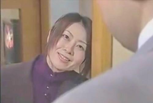 【ヘンリー塚本】同窓会で寝取られた人妻！世間によくある話であるがリアルな不倫現場をのぞきみる興奮！