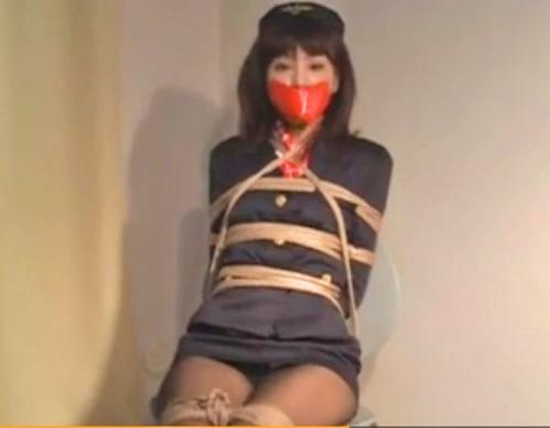 【監禁、拘束】CA監禁！縛られた状態で放置プレイされるスレンダー美女！太ももがセクシーな女を支配する快感！