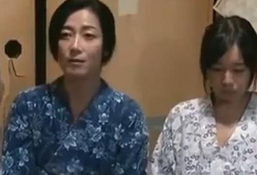 【ヘンリー塚本】引き取った二人の娘と親子丼で激しくセックス…目が見えない男の性欲が果てしない！