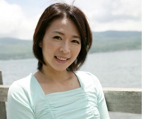 旦那に嘘をついていたスレンダー人妻熟女が他人棒との温泉旅行で不倫の快楽に酔いしれる…