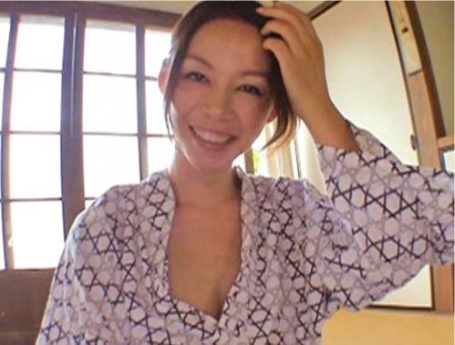 【五十路】高齢完熟垂れ乳人妻の美魔女と淫乱ハードピストンセックス！恥ずかしがっても身体はビンビンに反応しちゃう…