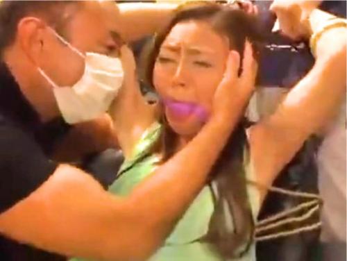 【仁美まどか】帰宅途中のギャルを拉致って陵辱レイプ！ギャグボールで上の口を塞ぎイチモツで下の口も…