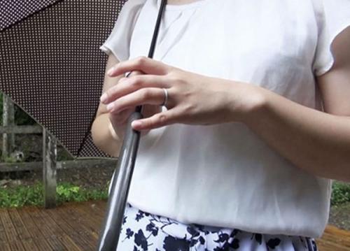 【人妻不倫旅行】夫には秘密の浮気旅！放置されて寂しがりな性欲奥様が他人棒と激しくエッチ！
