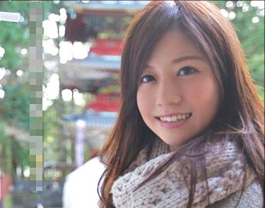 【人妻熟女】夫以外の男にコタツの下で自慰を見せつけるスレンダー美人奥様！